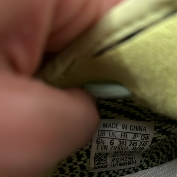 Yeezy boost 350 - Picture 4 of 5
